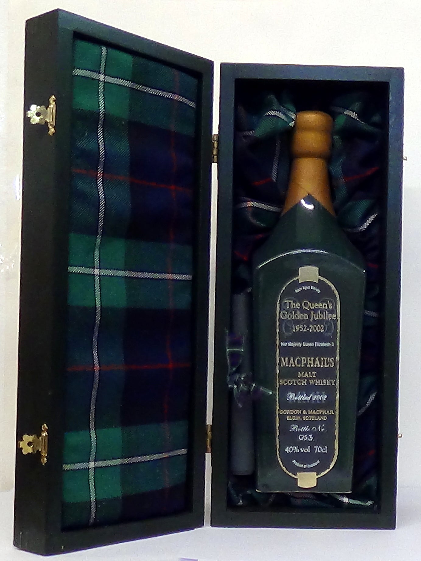 1 ceramic decanter of The Golden Jubilee Gordon & MacPhail 1952-2002 Bottle No 53, 40% vol, 70 cl, boxed Some contents evaporated. .