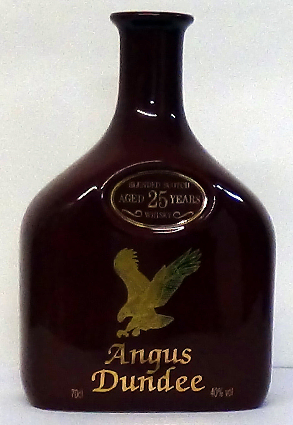 Angus Dundee 25 Year Old Blended Scotch Whisky Golden Eagle Decanter Red