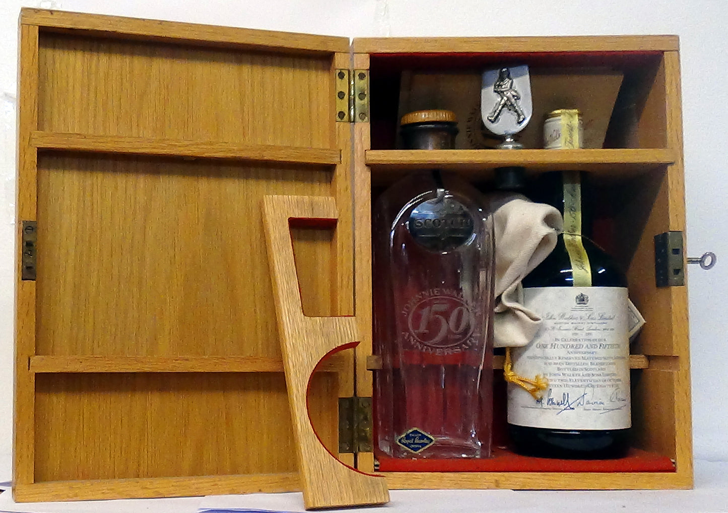 Johnnie Walker 150th Anniversary, 1985 Bottling in presentation box with decanter, stopper and cloth bag