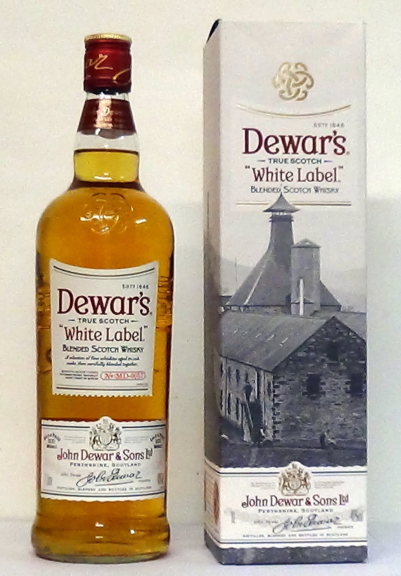 Dewars’s White Label Blended Scotch Whisky 1 Litre