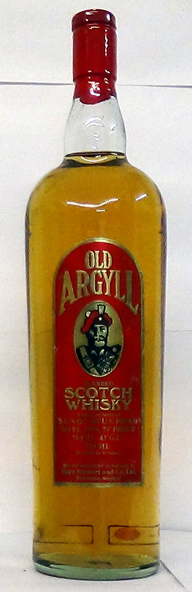1960s Old Argyll Blended Scotch 26 ⅔ fl oz