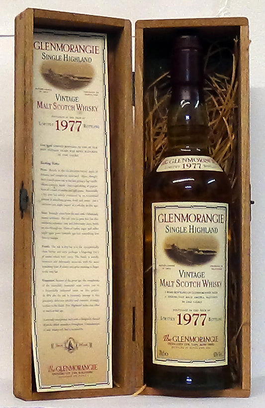 Glenmorangie Distilled 1977 Limited Bottling Vintage Single Highland Malt Scotch Whisky, owc. 70 cl, 43% vol.
