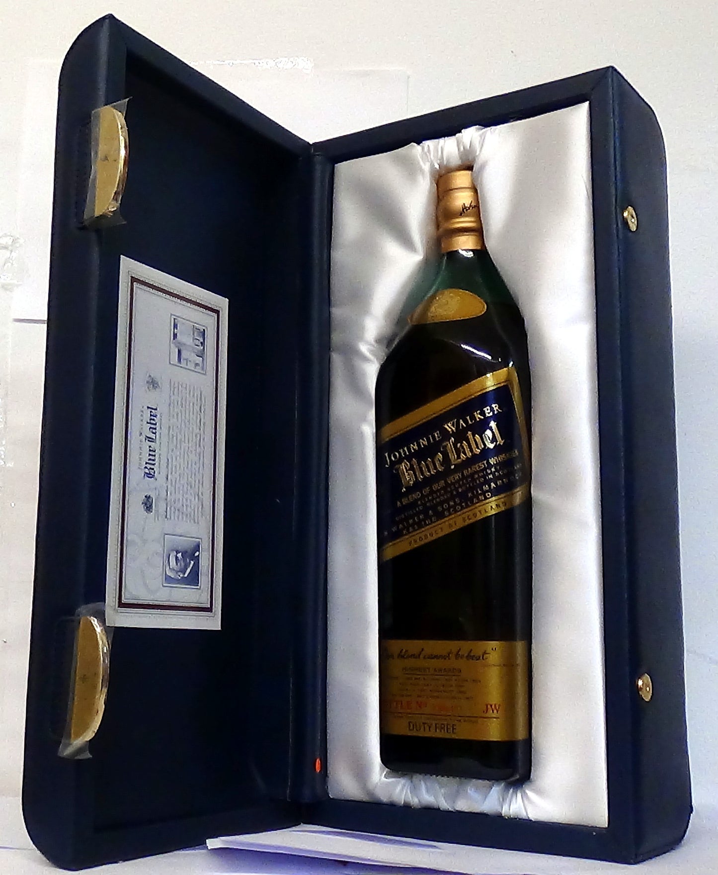 Johnnie Walker Blue Label 1.75 litre bottle in leather case. 40% vol.