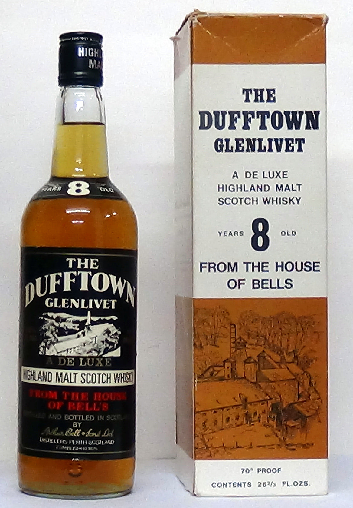 1970s The Dufftown Glenlivet A de Luxe 26 ⅔ Fl.ozs 8 Year Old Highland