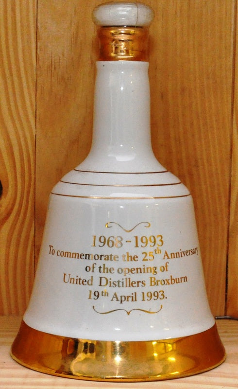 Bell's - Ceramic bell decanter - Blend - United Distillers - ml - % vo