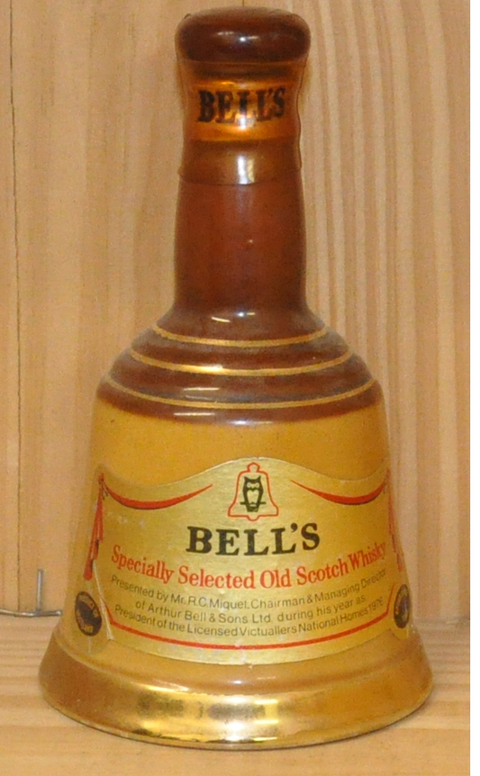 Bell's - Decanter - Blend - 70 deg Proof - 75.7 cl - Whiskey - M&M Per